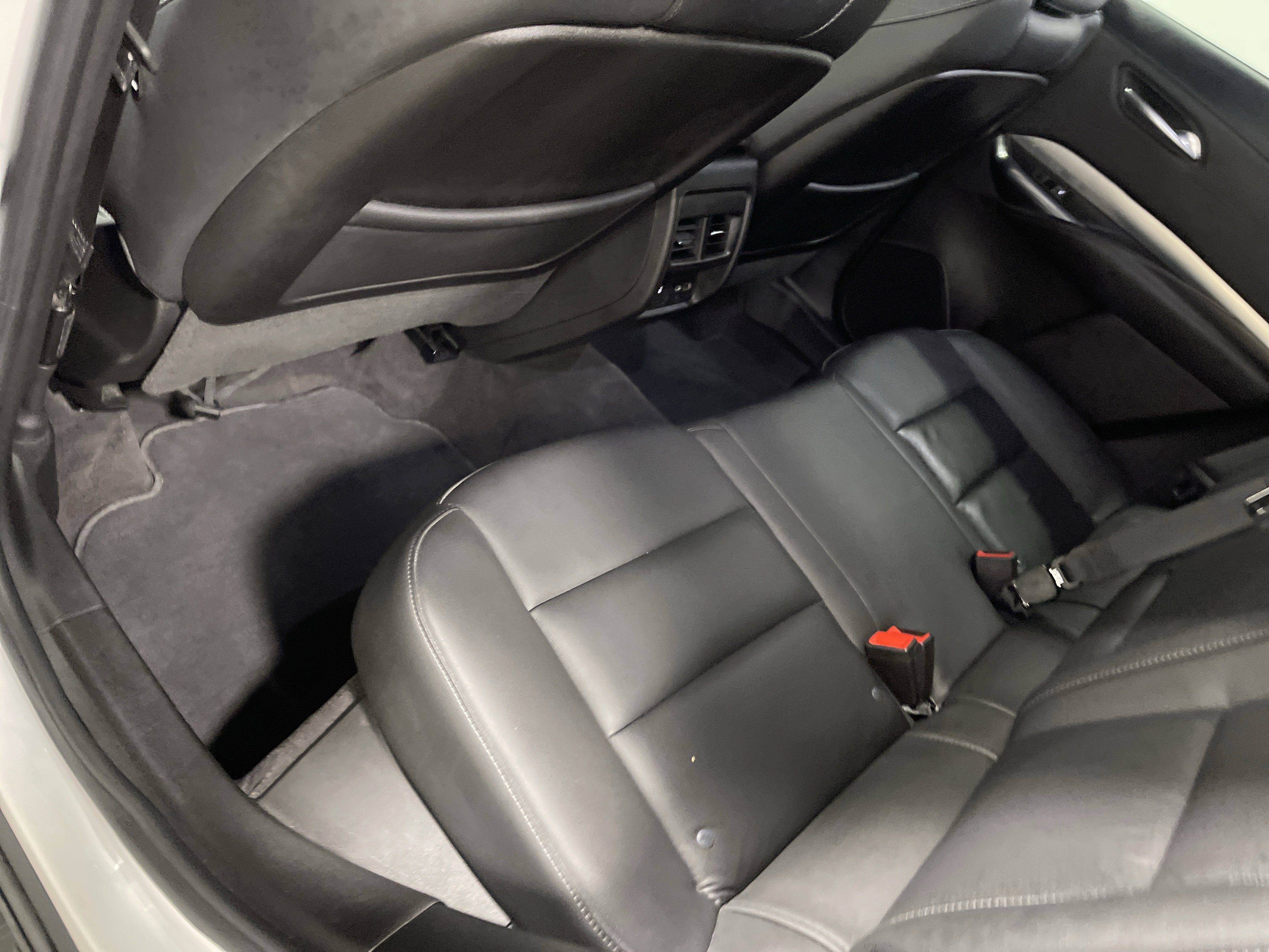 Used 2023 Cadillac XT4 Premium Luxury image 17