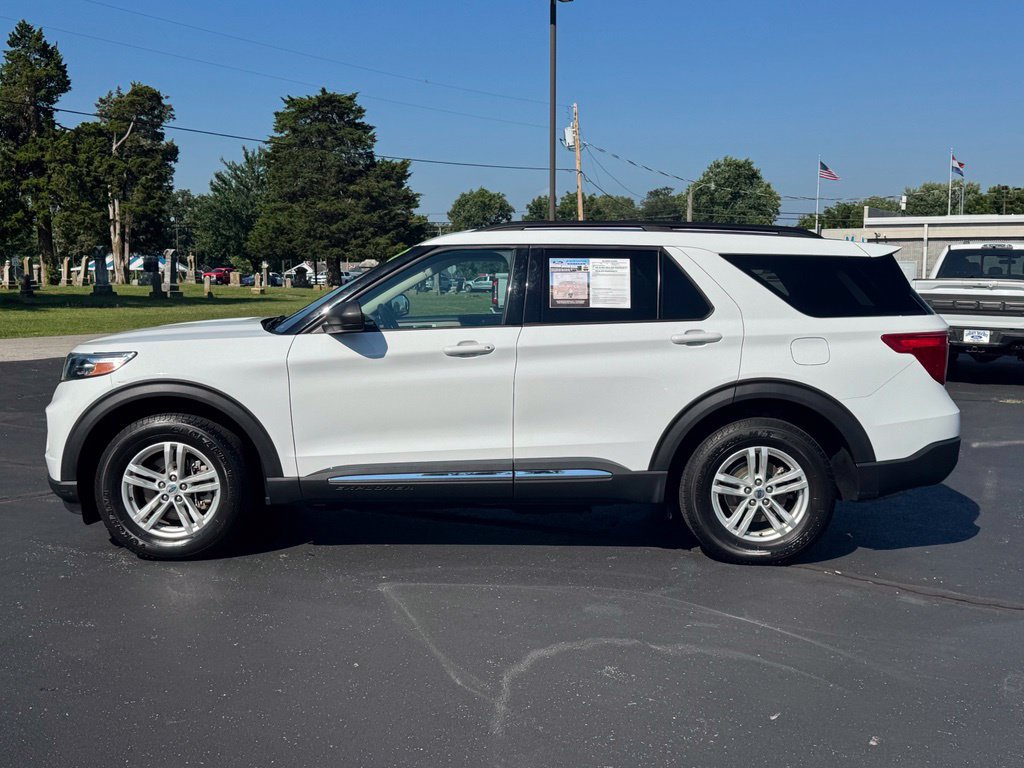Used 2023 Ford Explorer XLT w/ Equipment Group 202A AWD/4WD image 28