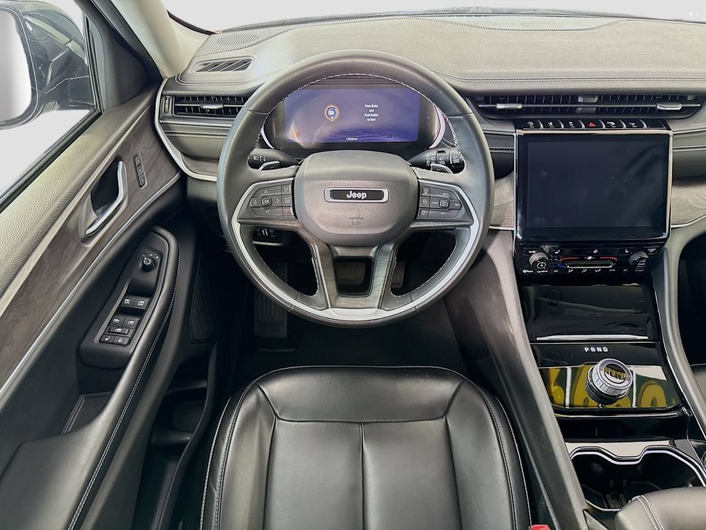 Used 2023 Jeep Grand Cherokee Limited RWD image 10