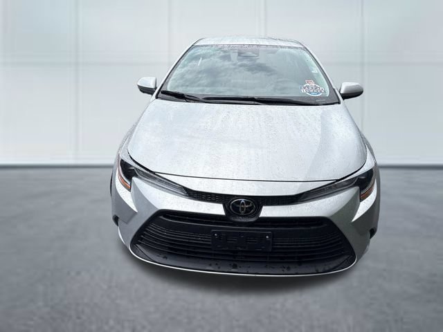 Used 2025 Toyota Corolla LE FWD image 6