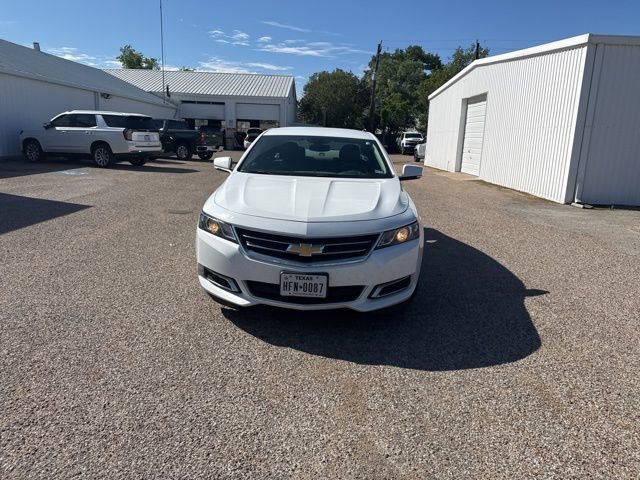 Used 2016 Chevrolet Impala LT w/ Convenience Package image 2