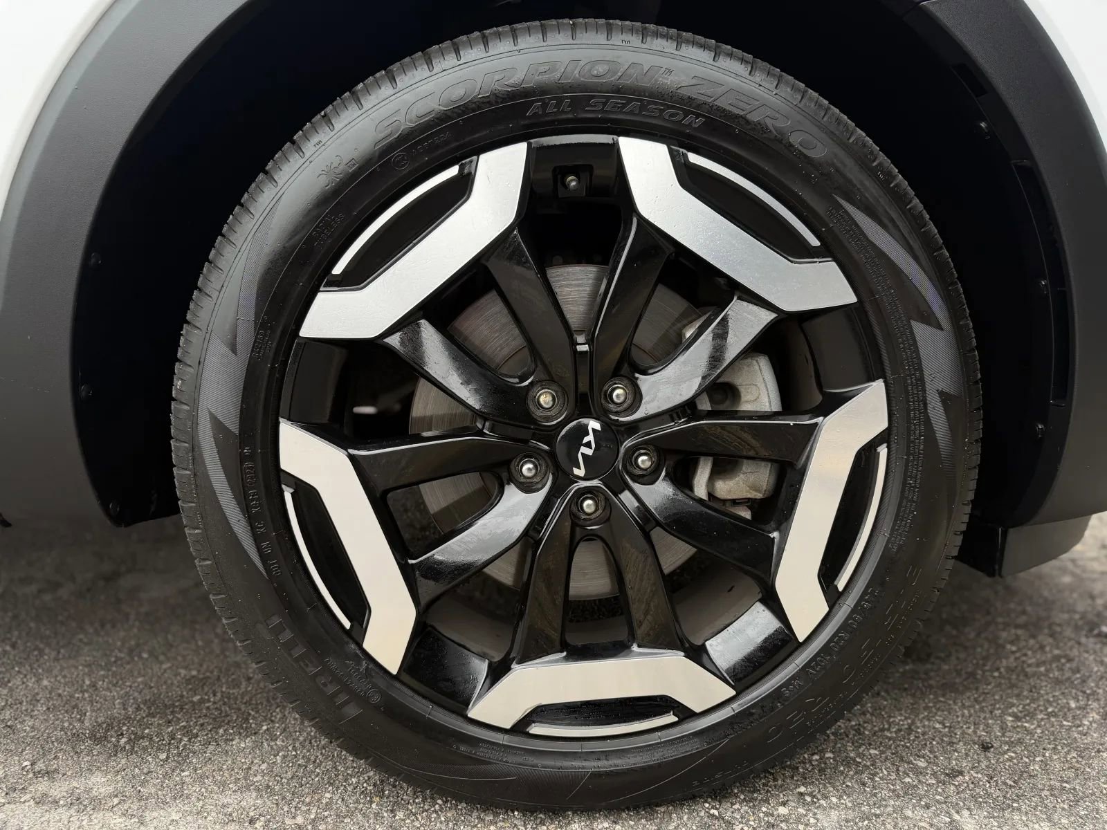 Used 2024 Kia Telluride EX image 47