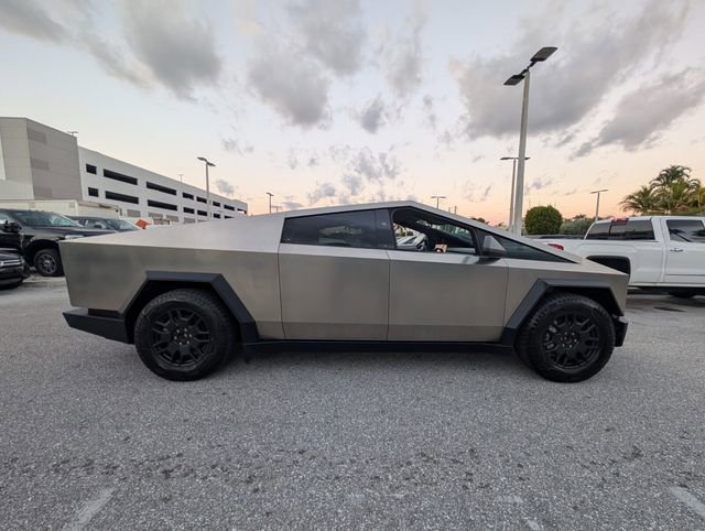 Used 2024 Tesla Cybertruck AWD Crew Cab image 14