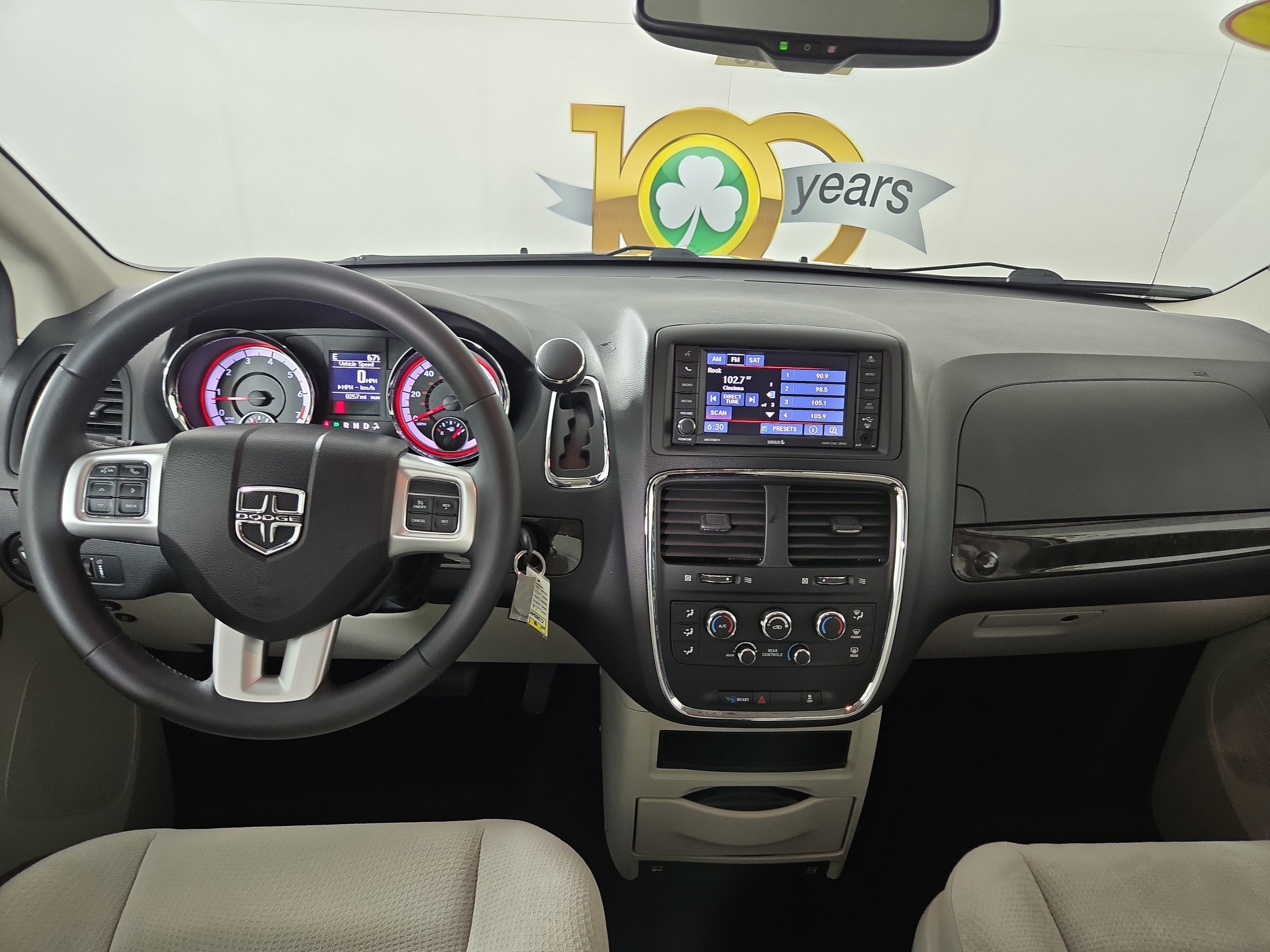 Used 2016 Dodge Grand Caravan SXT w/ UConnect Hands-Free Group image 14