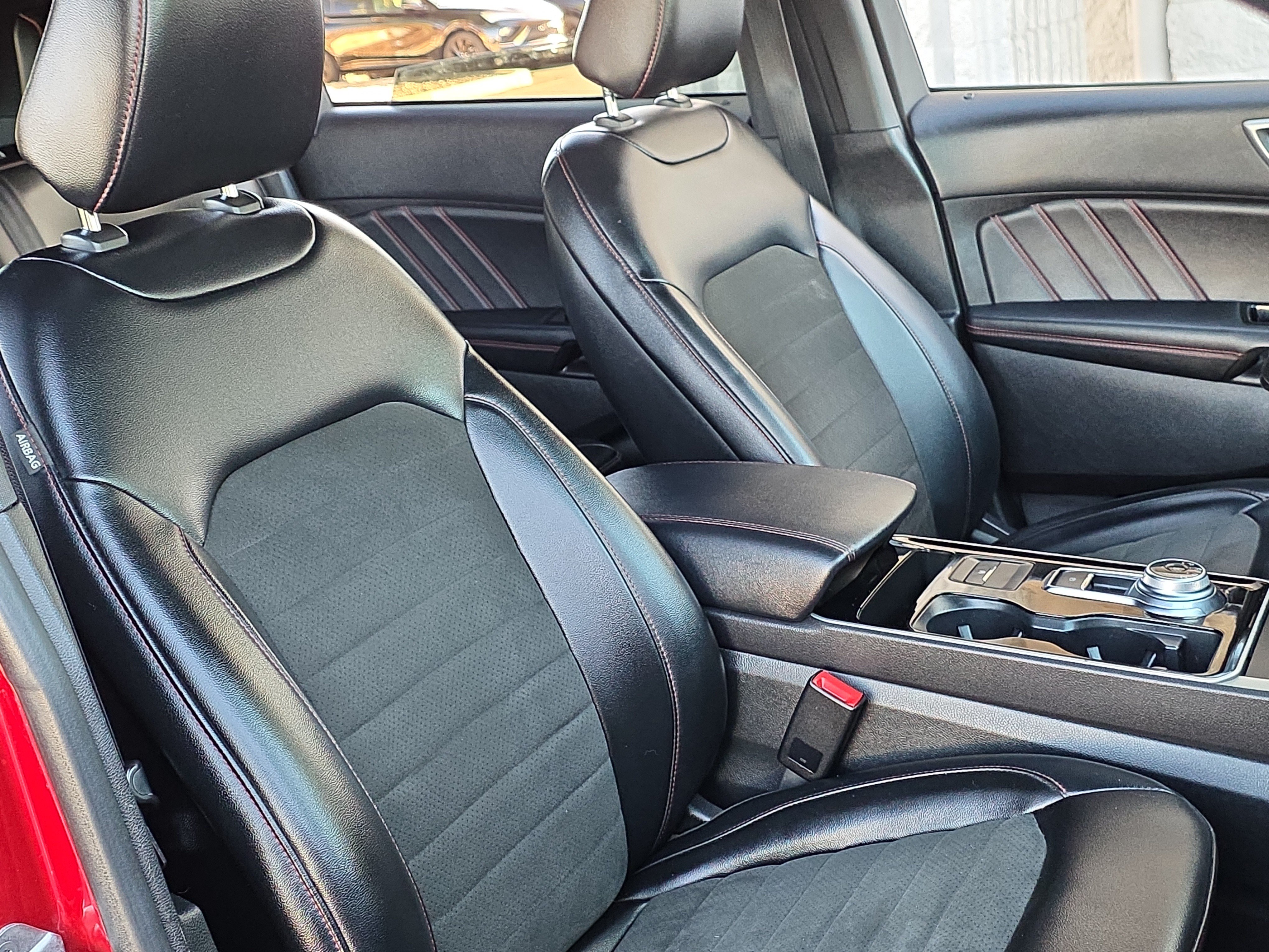 Used 2020 Ford Edge ST-Line FWD image 30