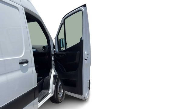 Used 2025 Mercedes-Benz Sprinter 2500 image 10