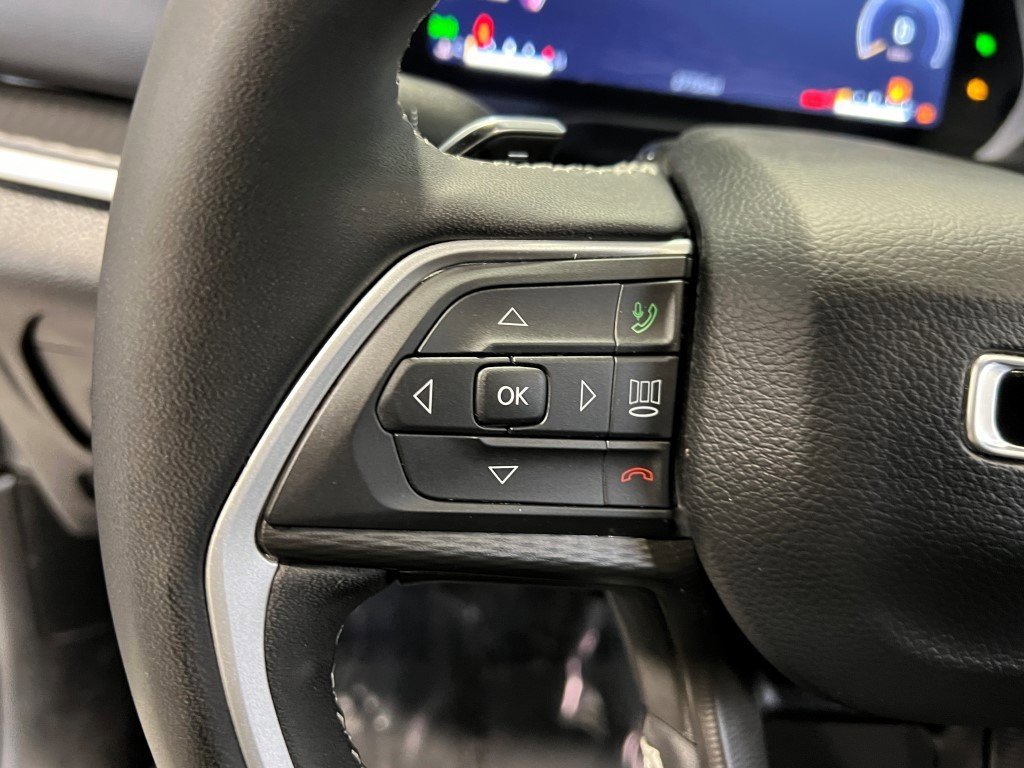 Certified 2024 Jeep Grand Cherokee L Altitude image 36