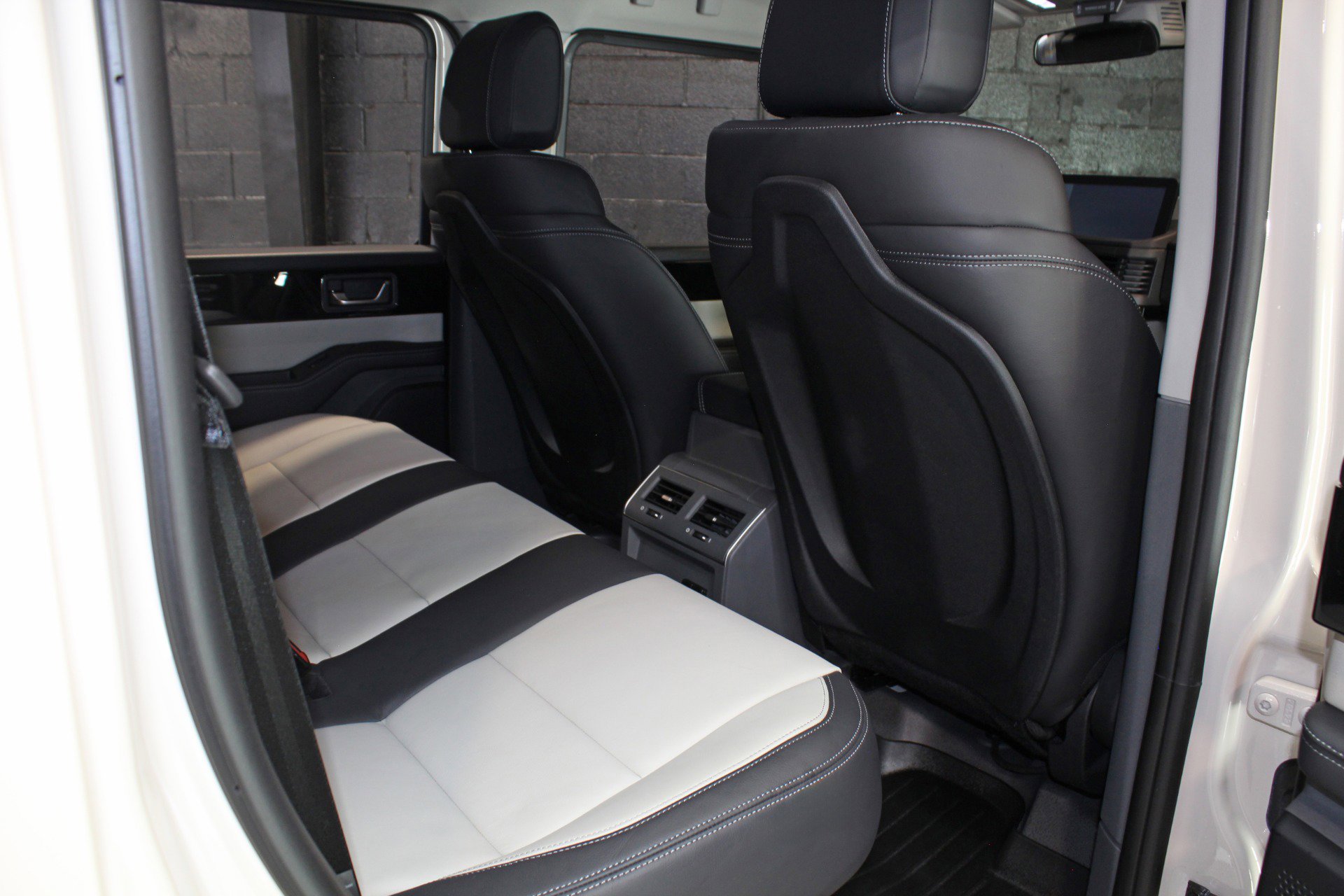 Used 2024 INEOS Grenadier AWD/4WD image 51