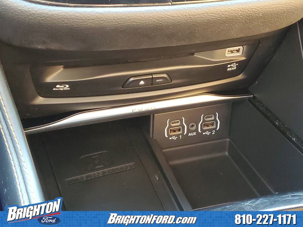 Used 2021 Chrysler Pacifica Pinnacle AWD/4WD image 31