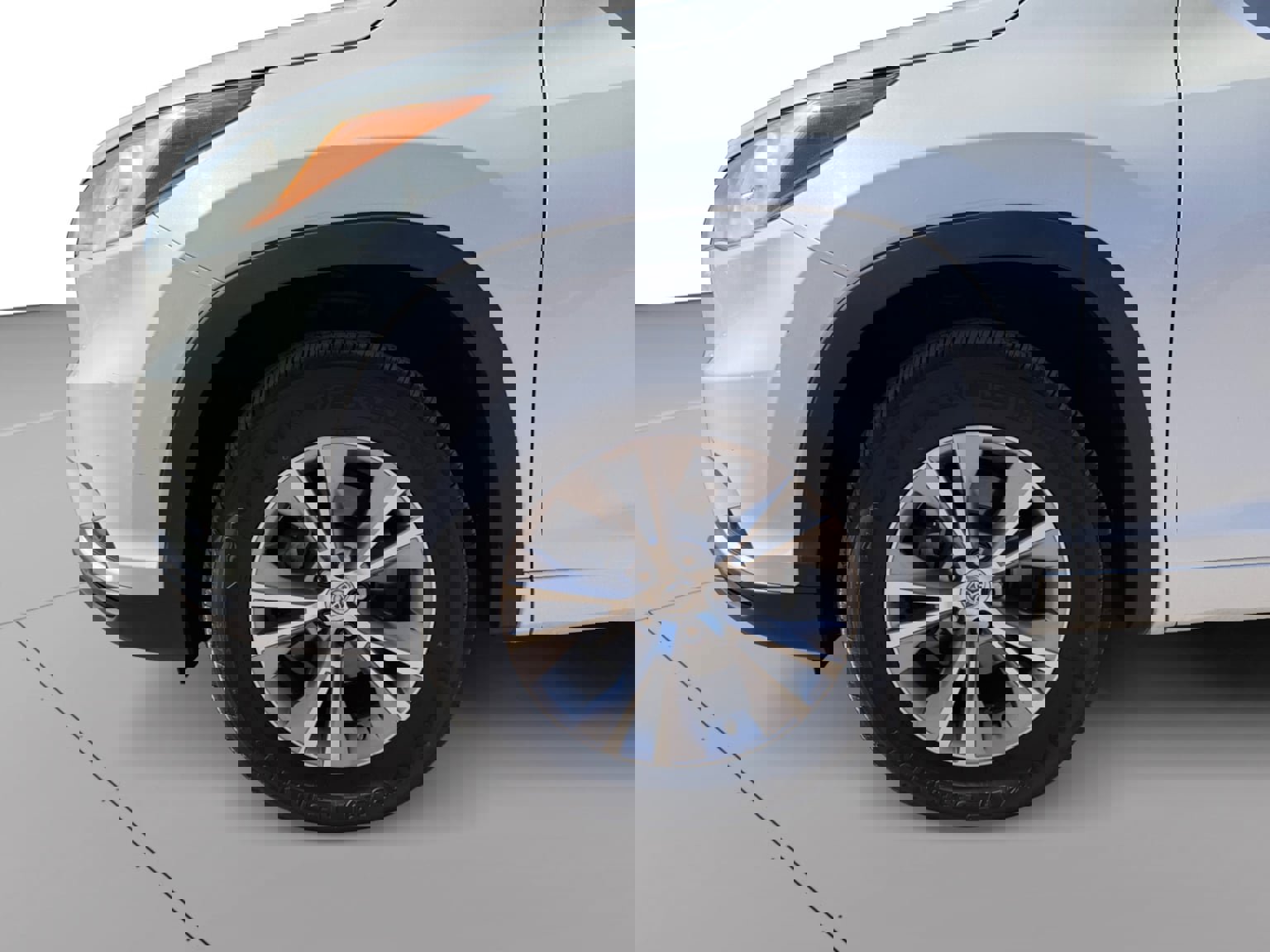 Used 2015 Toyota Highlander XLE image 9