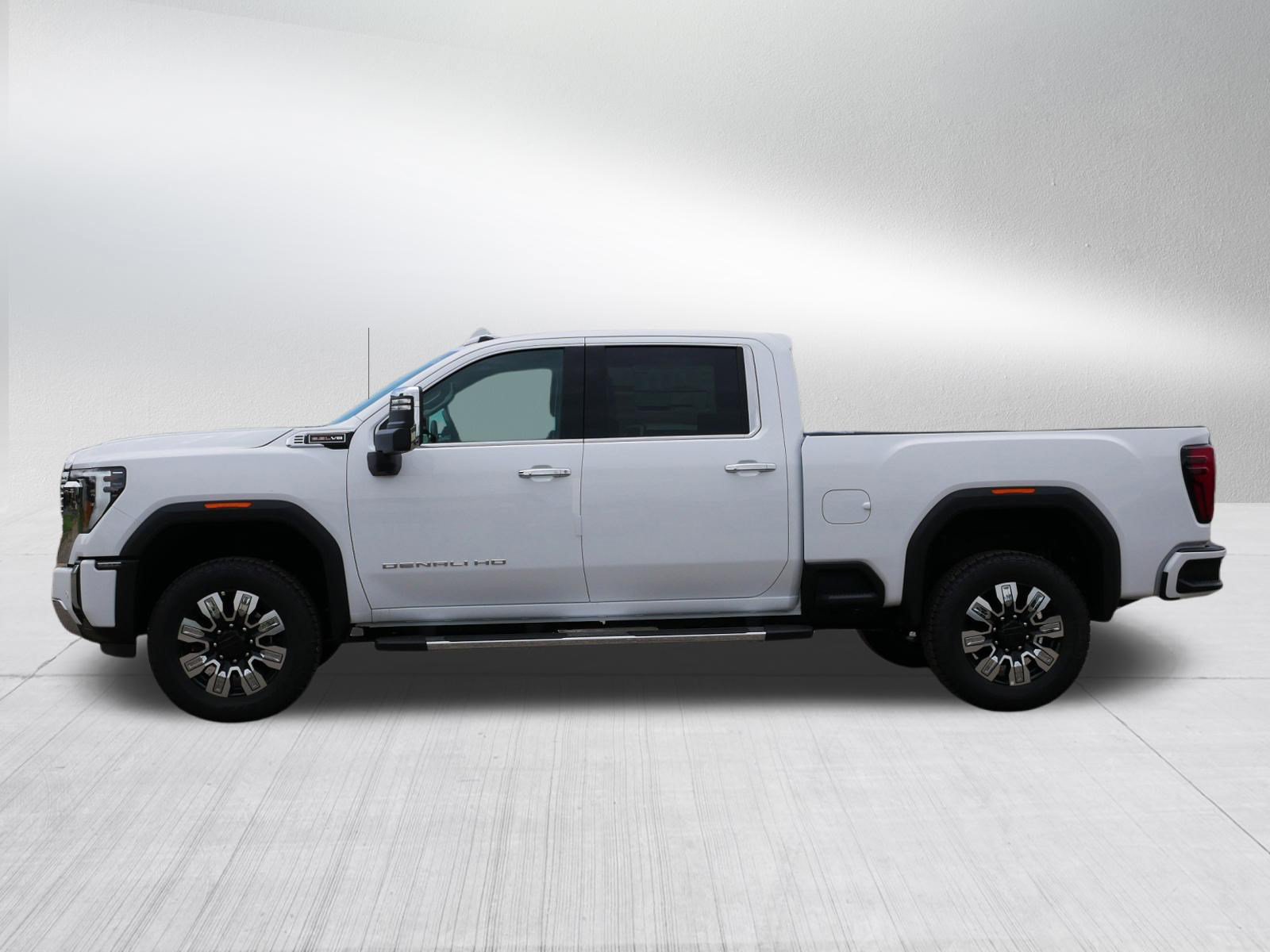 New 2026 GMC Sierra 3500 Denali w/ Denali Reserve Package AWD/4WD image 2