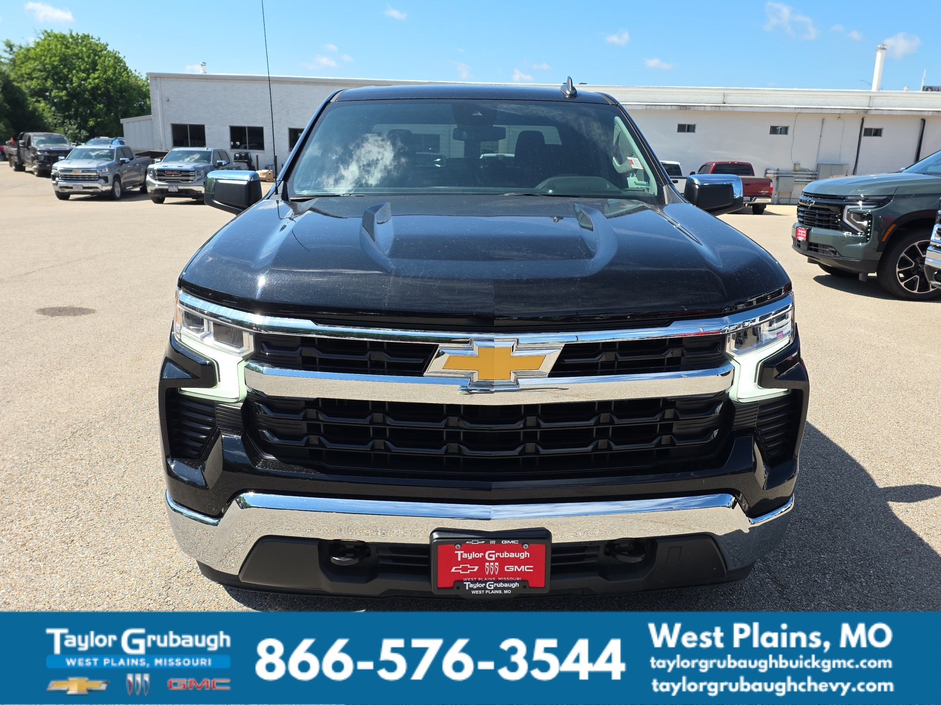 Used 2023 Chevrolet Silverado 1500 LT w/ Protection Package AWD/4WD image 3