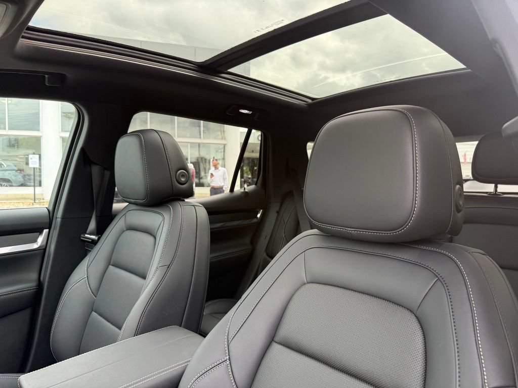 New 2027 GMC Terrain Elevation w/ Elevation Premium Package FWD image 11