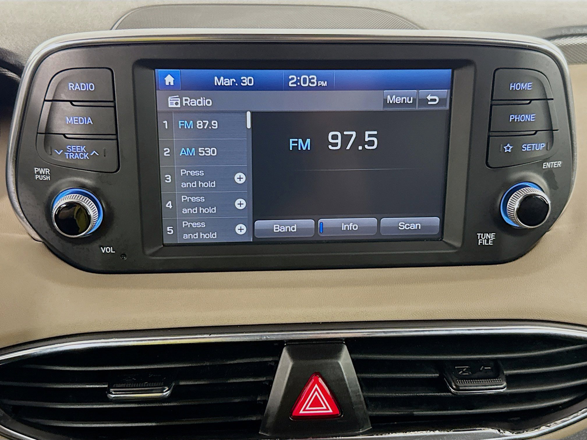 Used 2020 Hyundai Santa Fe SE image 17