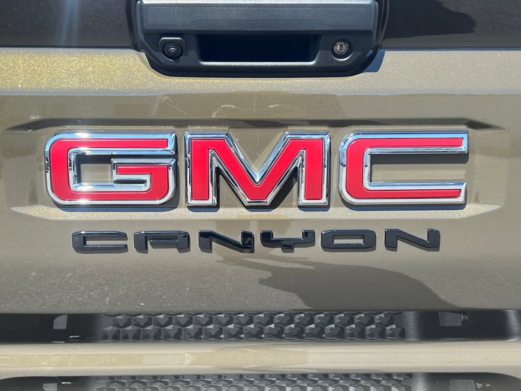 Used 2024 GMC Canyon AT4 AWD/4WD image 13