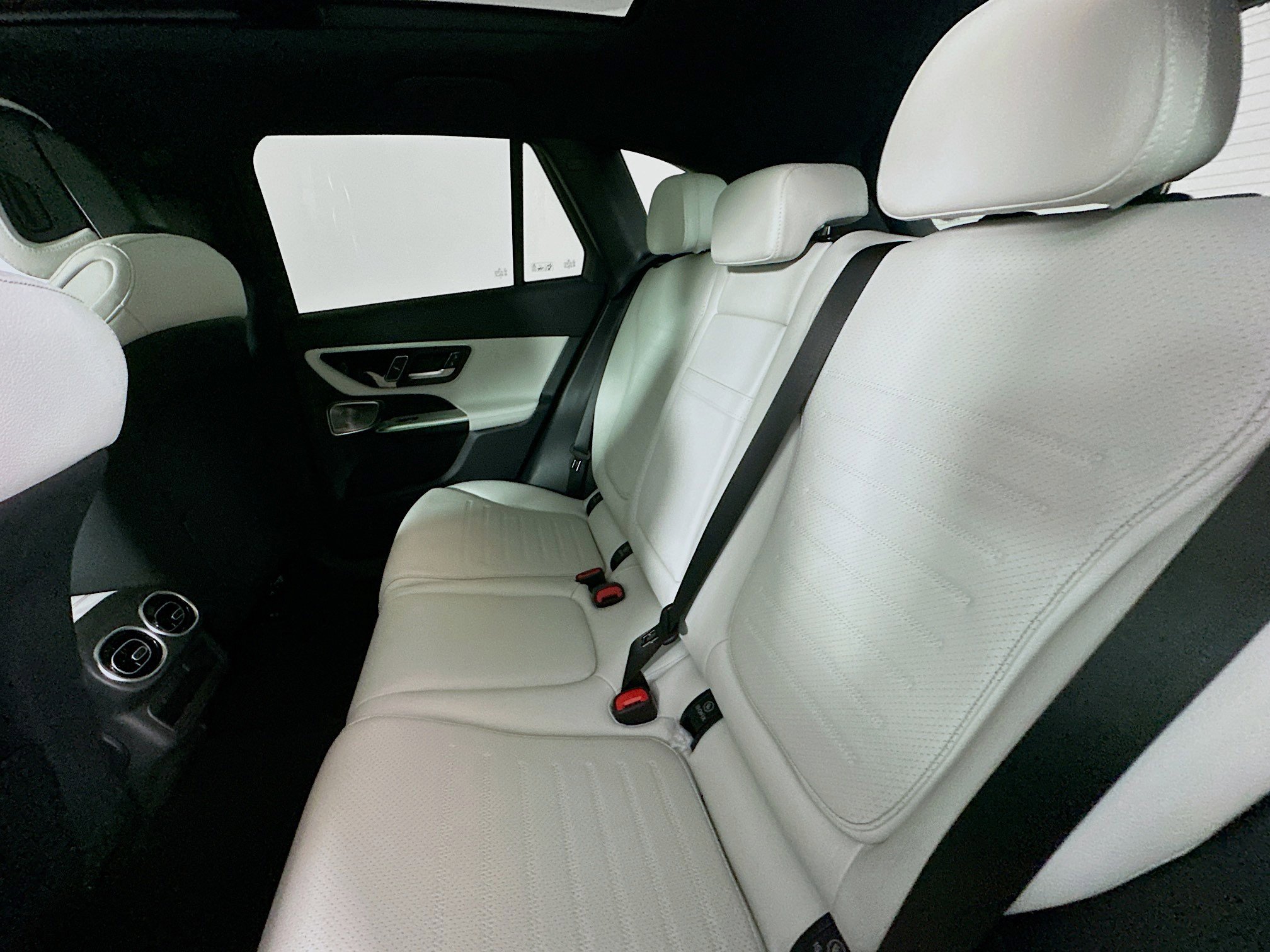 Certified 2025 Mercedes-Benz GLC 350e 4MATIC image 31