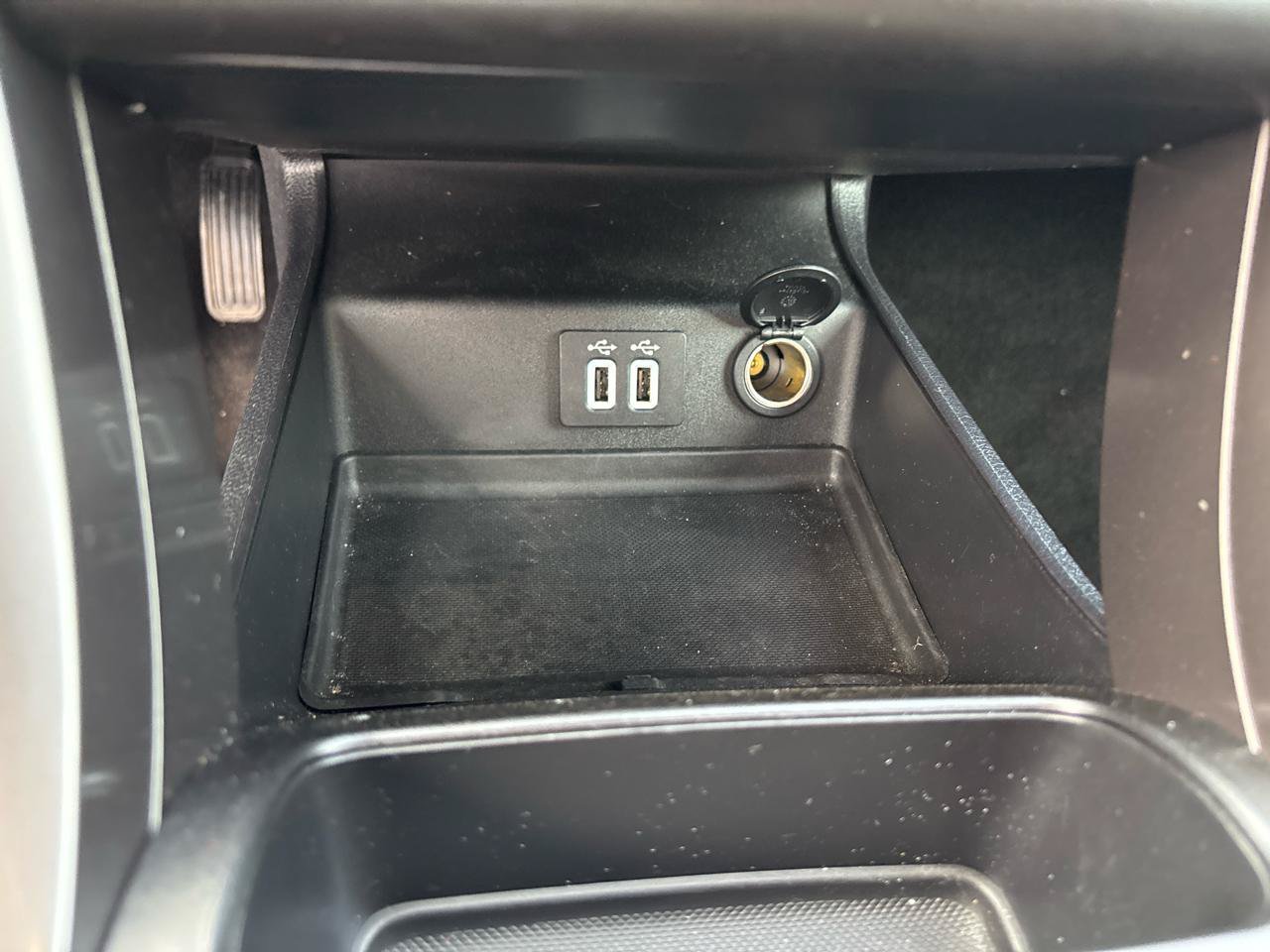 Used 2019 Ford Fusion SE FWD image 25