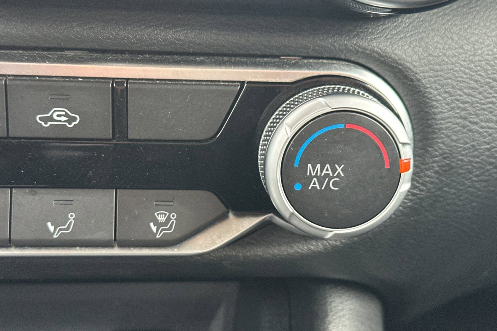 Used 2024 Nissan Sentra SV image 29