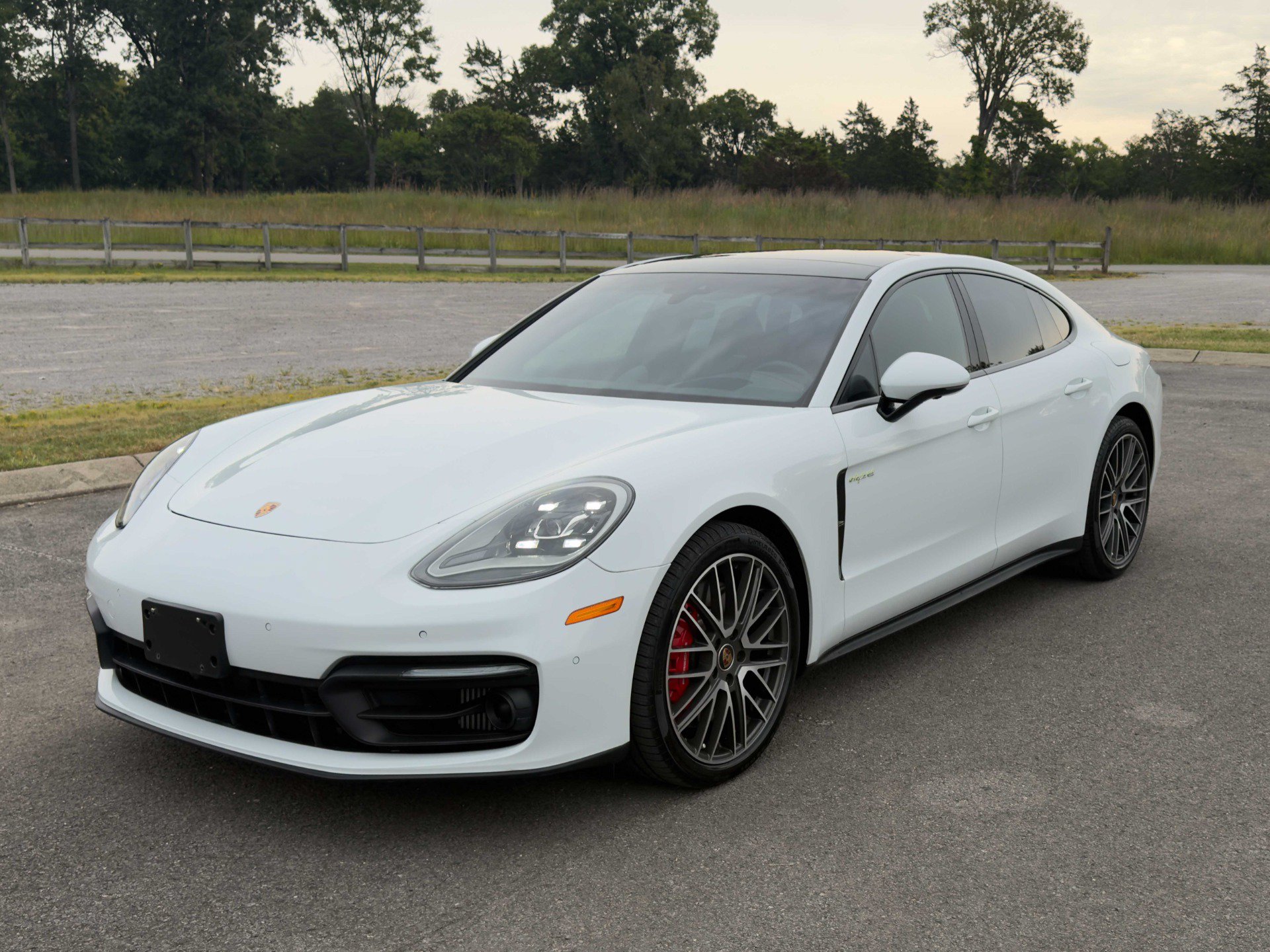 Used 2022 Porsche Panamera 4S AWD/4WD image 2
