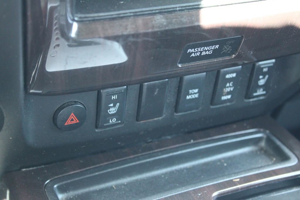 Used 2013 Nissan Titan SL w/ Moonroof Pkg image 39