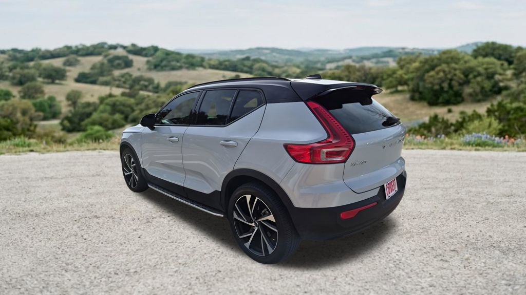 Used 2022 Volvo XC40 T5 R-Design w/ Advanced Package AWD/4WD image 7