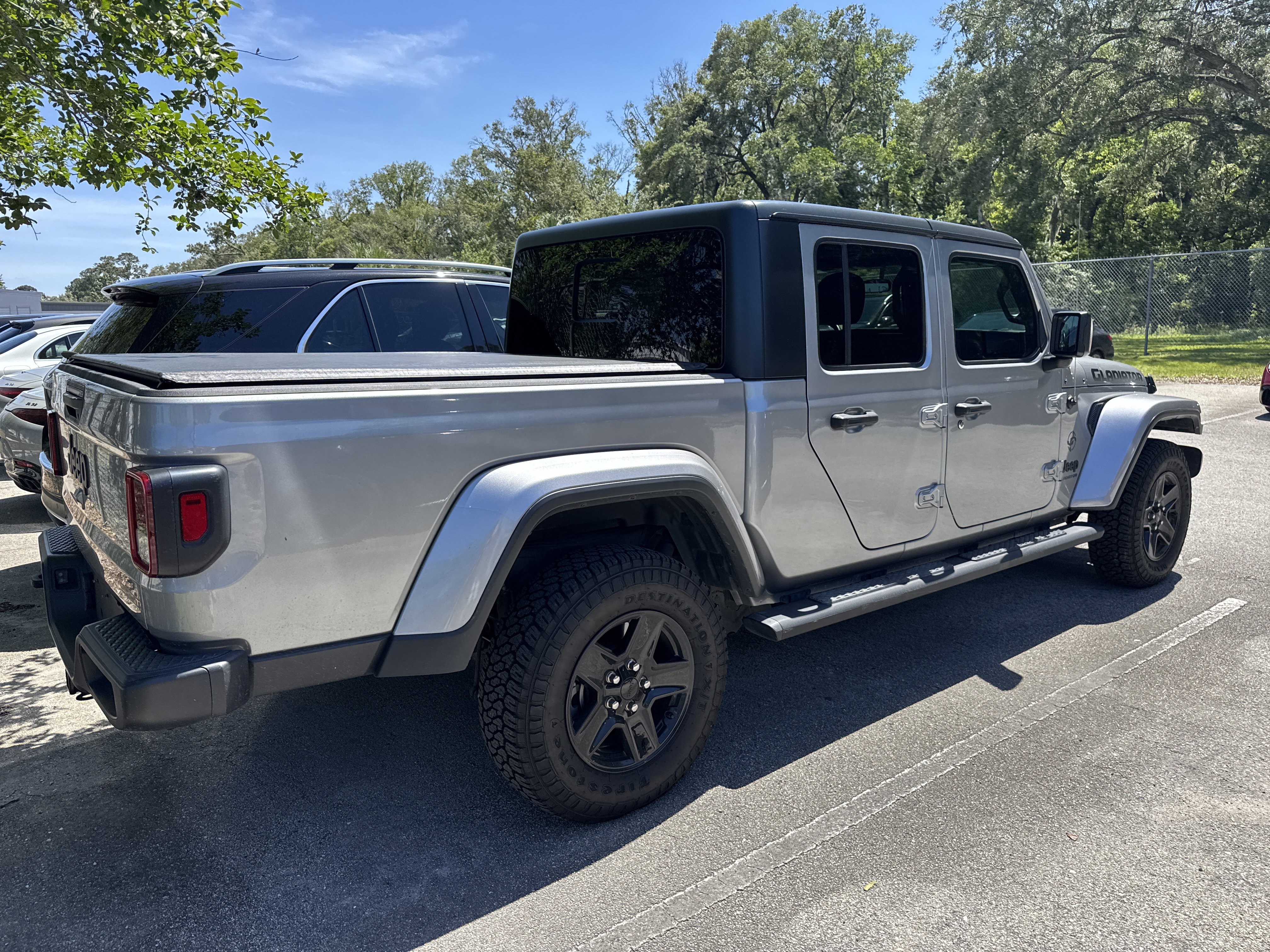 Used 2021 Jeep Gladiator Sport AWD/4WD image 3