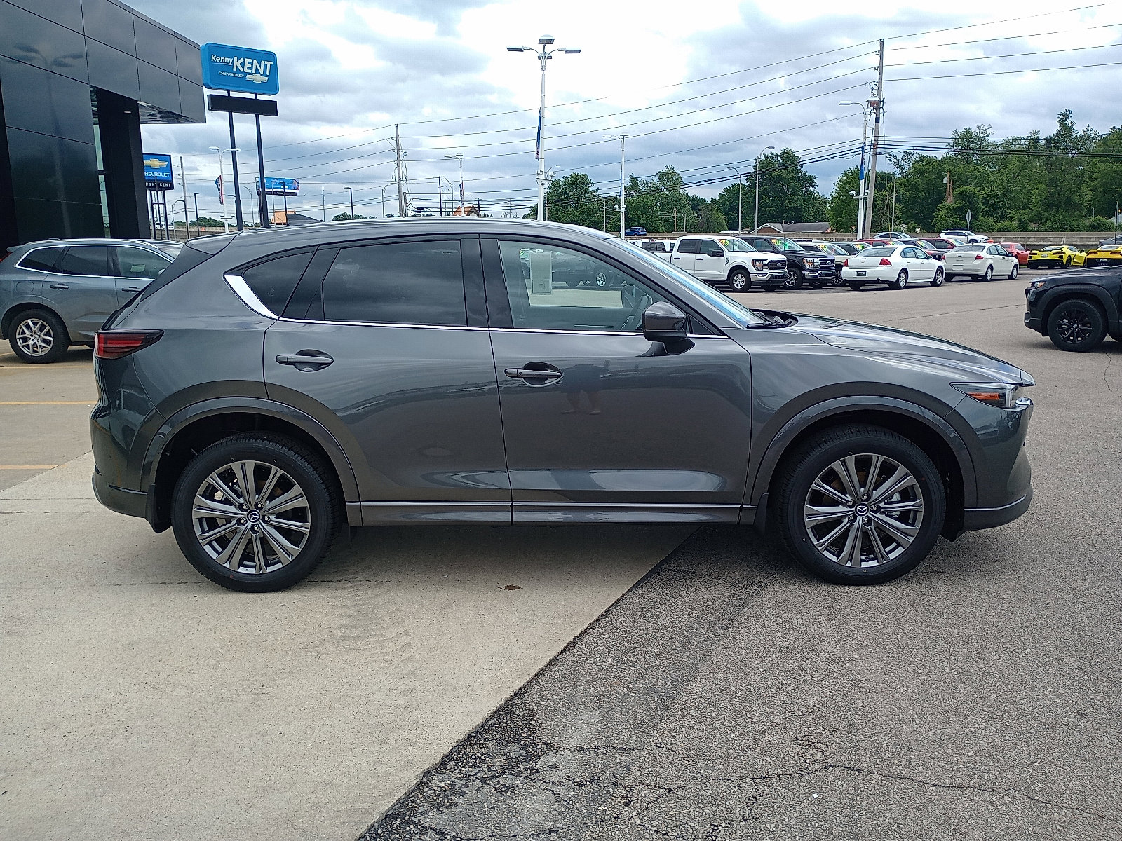 New 2025 MAZDA CX-5 Signature image 2
