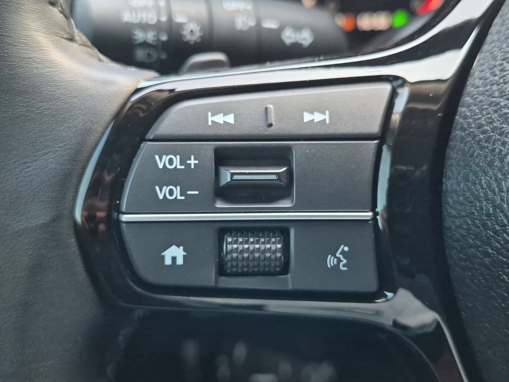 Certified 2025 Honda Pilot EX-L image 14