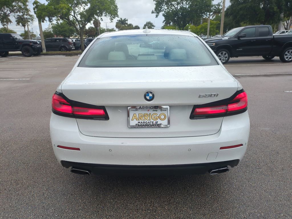 Used 2021 BMW 530i w/ Premium Package RWD image 7