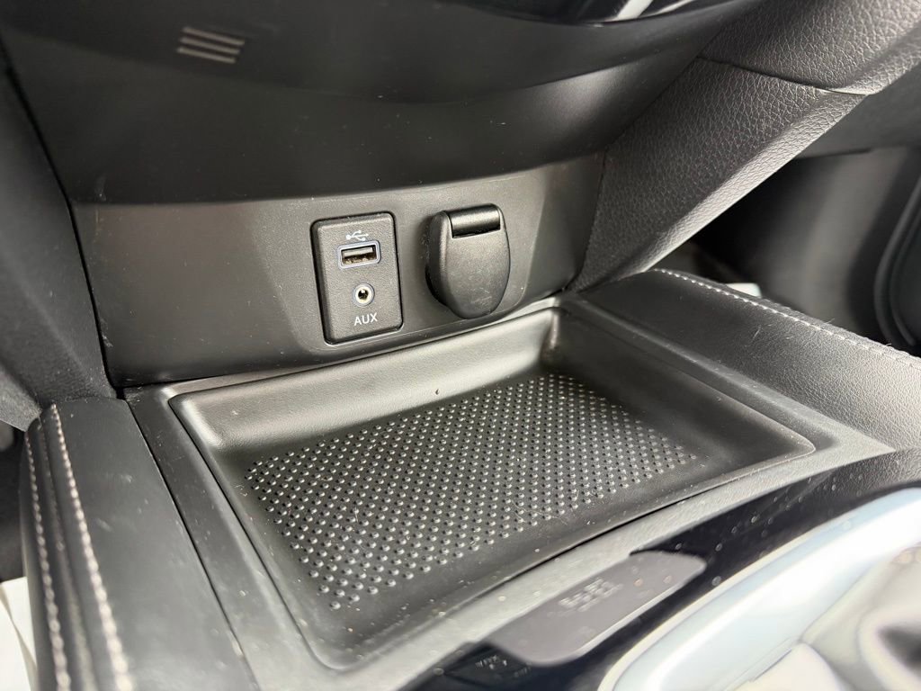 Used 2017 Nissan Rogue SL w/ SL Premium Package image 18