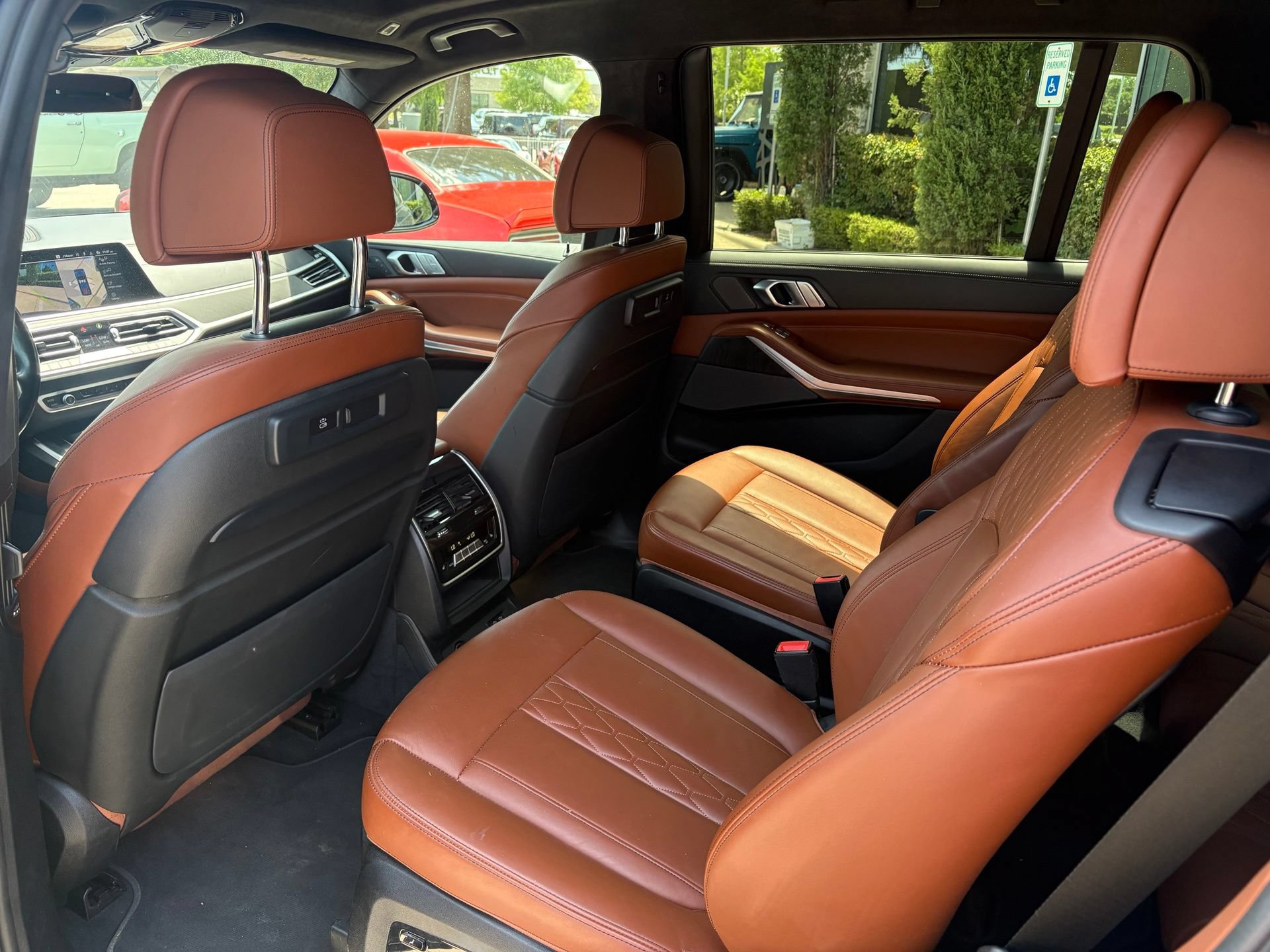 Used 2022 BMW X7 M50i w/ Dynamic Handling Package AWD/4WD image 6