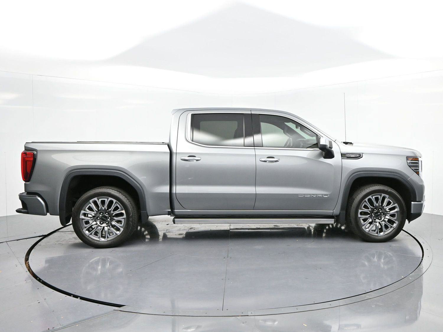 Used 2023 GMC Sierra 1500 Denali Ultimate image 8