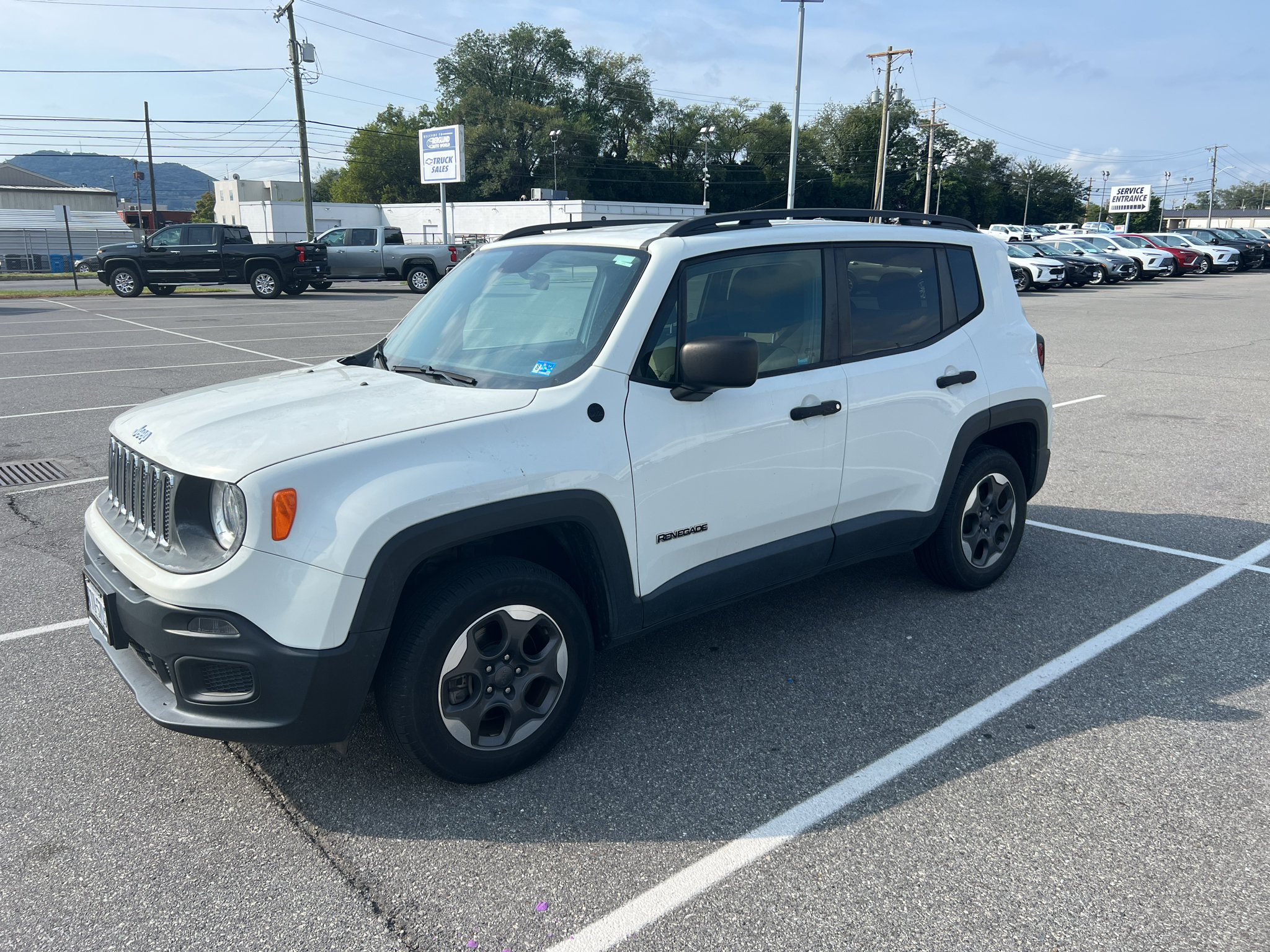 Used 2017 Jeep Renegade Sport w/ Power & Air Group AWD/4WD image 4