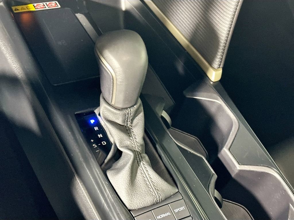 Used 2025 Toyota Camry SE image 17