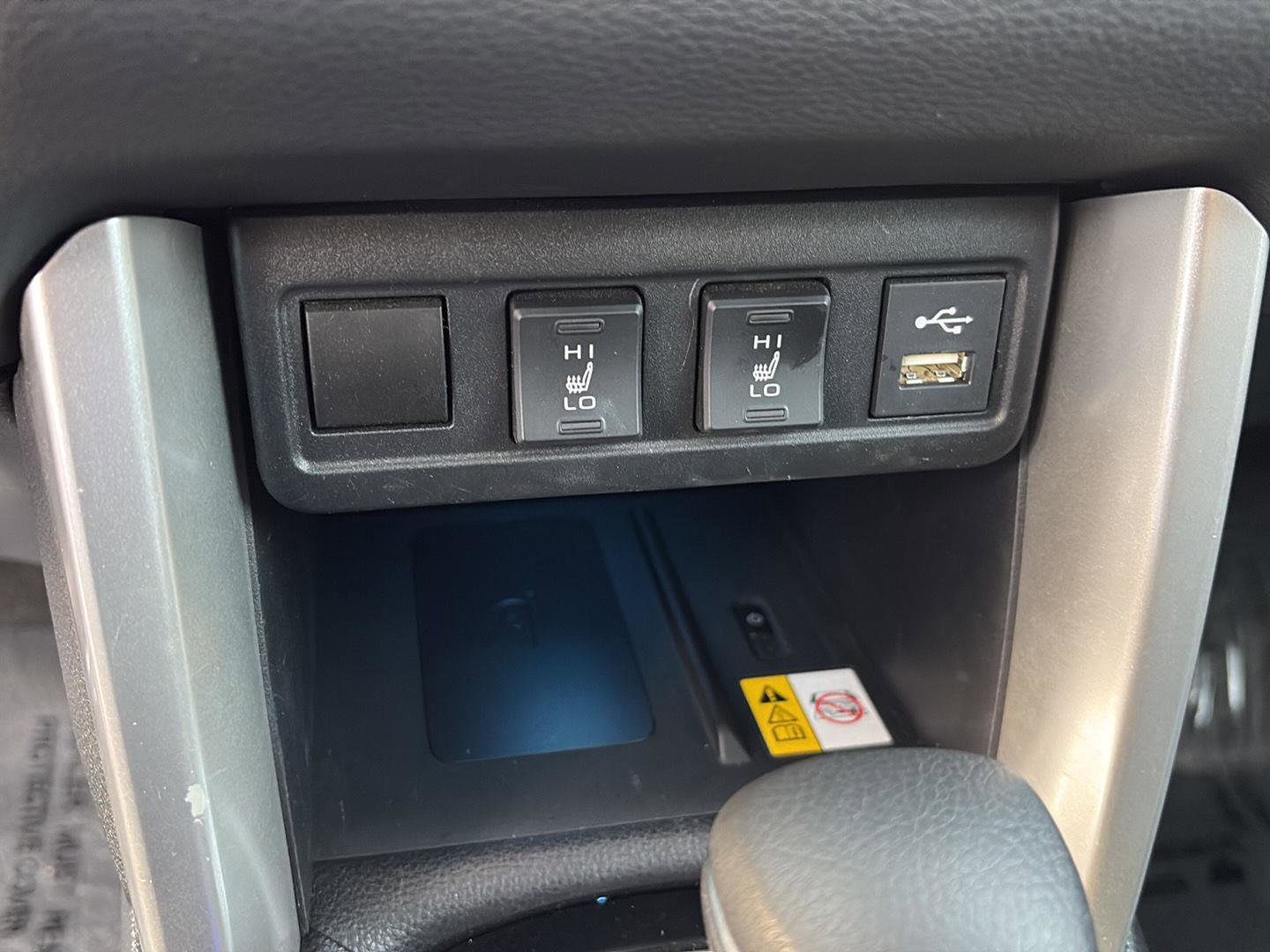 Used 2022 Toyota Corolla Cross XLE w/ Convenience Package image 14