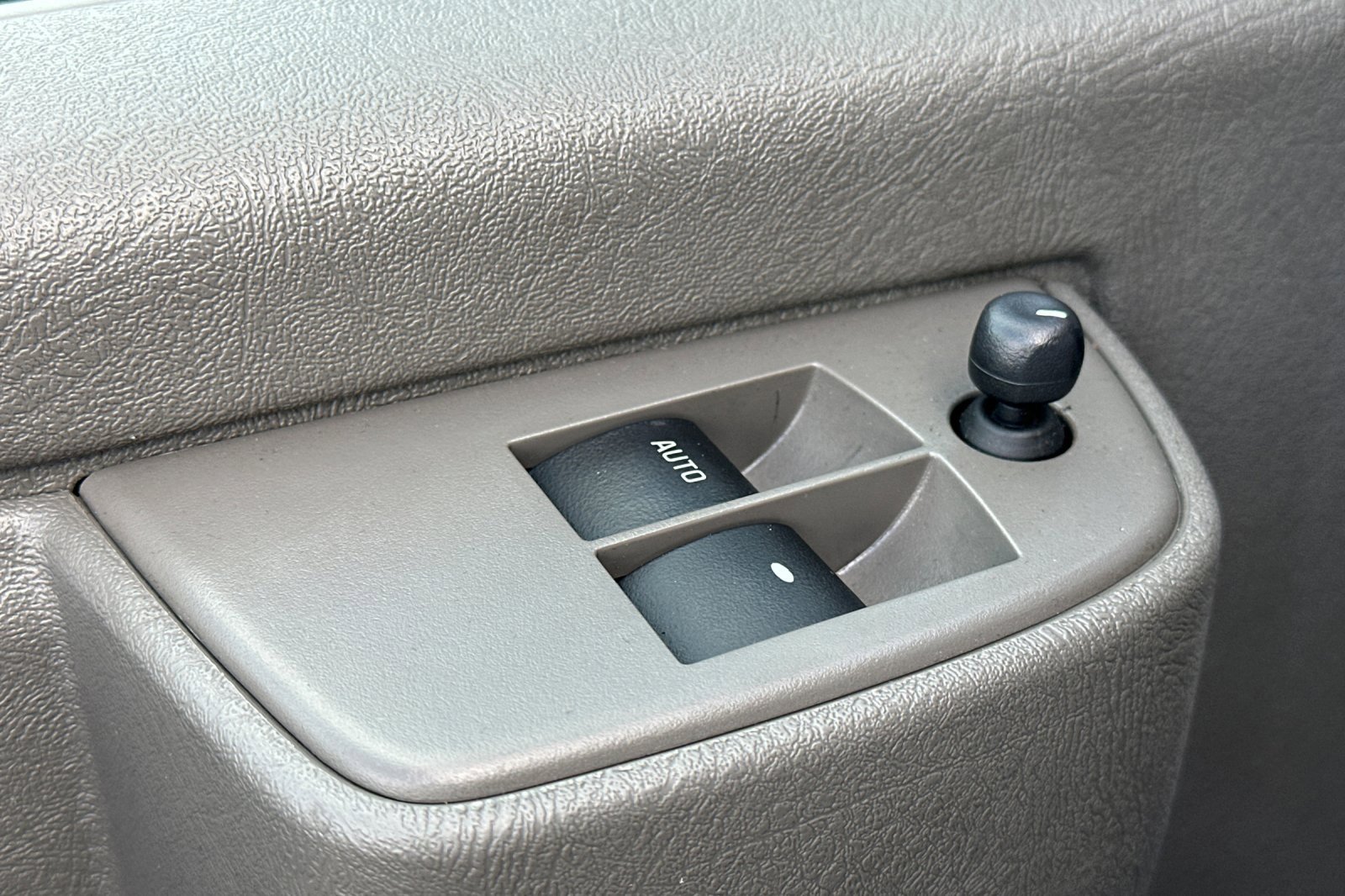 Used 2023 Chevrolet Express 2500 w/ Driver Convenience Package image 12