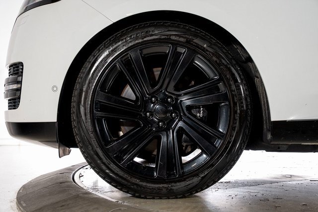 Used 2023 Land Rover Range Rover SE image 12