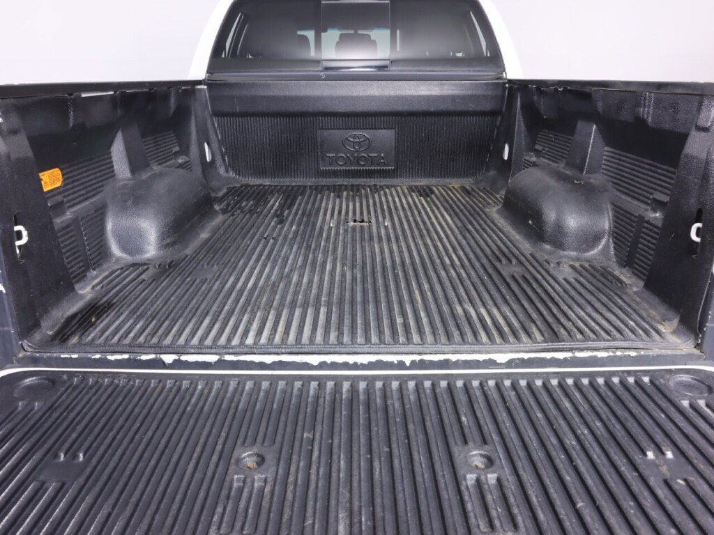 Used 2015 Toyota Tundra SR5 w/ TRD Off Road Package AWD/4WD image 34