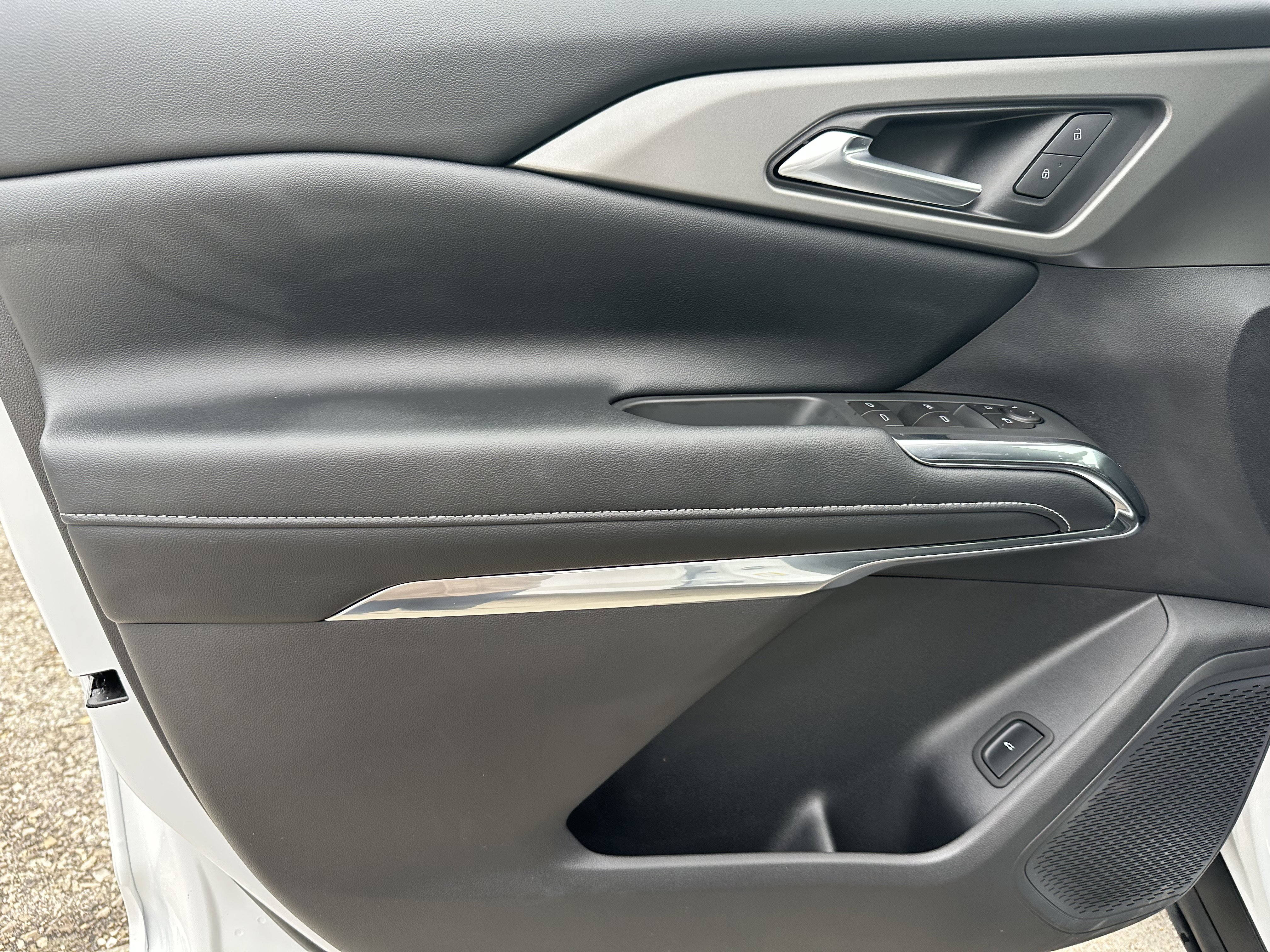 New 2026 Chevrolet Traverse LT w/ Driver Confidence Package image 8