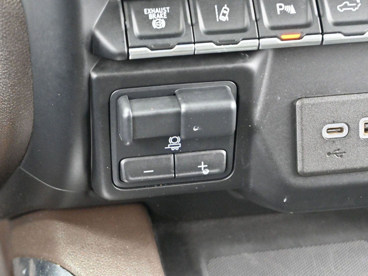 Used 2020 GMC Sierra 2500 Denali w/ Denali Ultimate Package image 25