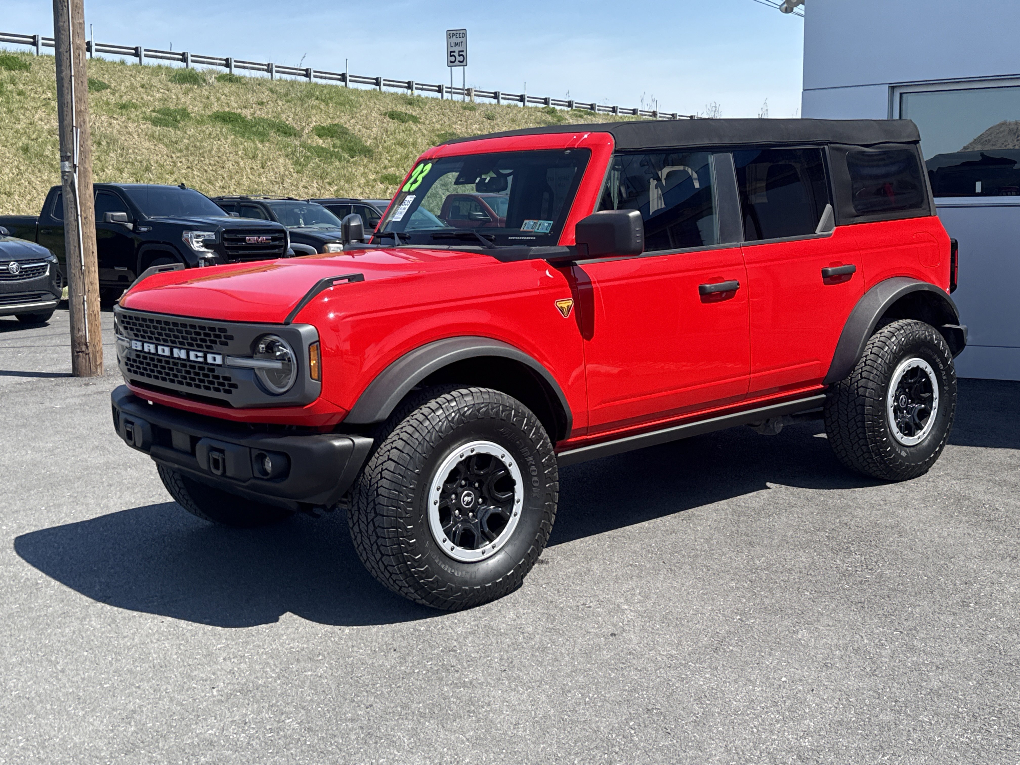 Used 2023 Ford Bronco Badlands w/ Sasquatch Package AWD/4WD image 7