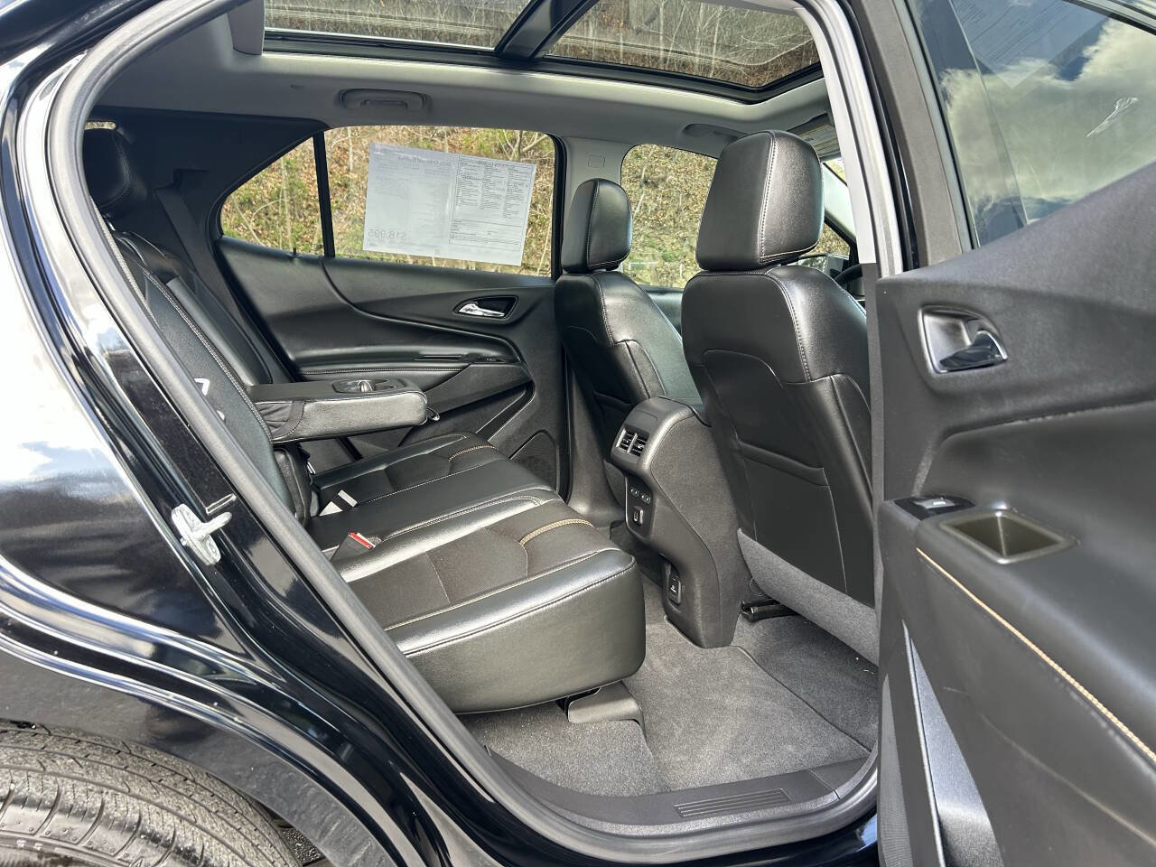 Used 2023 Chevrolet Equinox Premier image 26