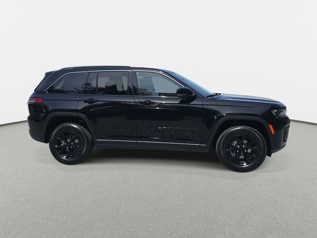 New 2026 Jeep Grand Cherokee Altitude image 4