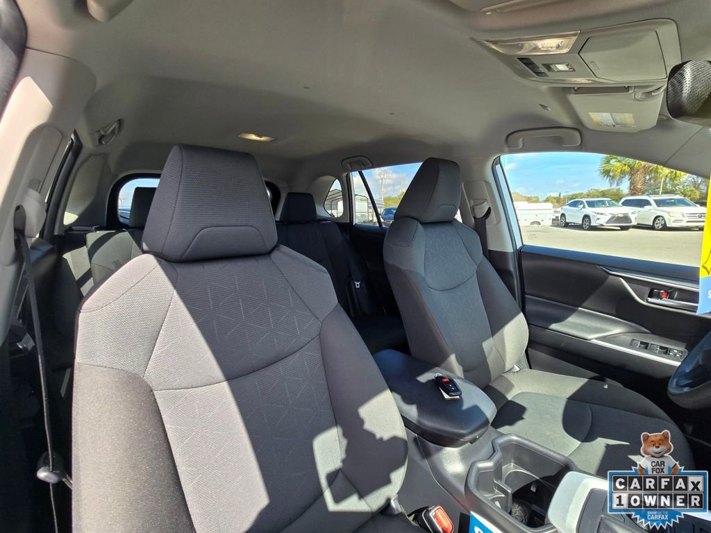 Used 2025 Toyota RAV4 XLE image 42