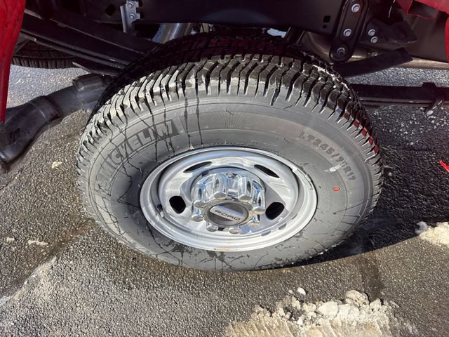 New 2025 Ford F250 XL w/ XL Chrome Package image 13