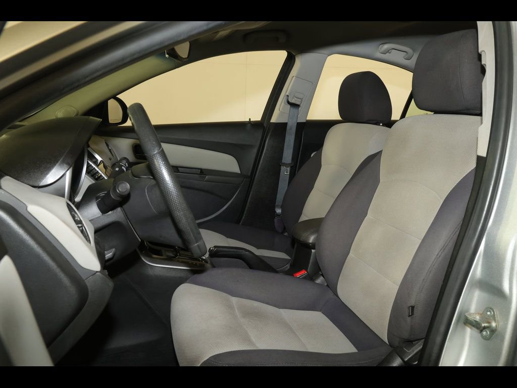 Used 2014 Chevrolet Cruze LS FWD image 15