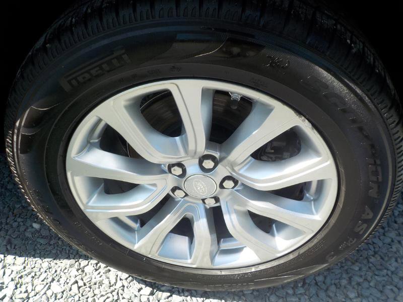 Used 2017 Land Rover Range Rover Evoque SE image 30