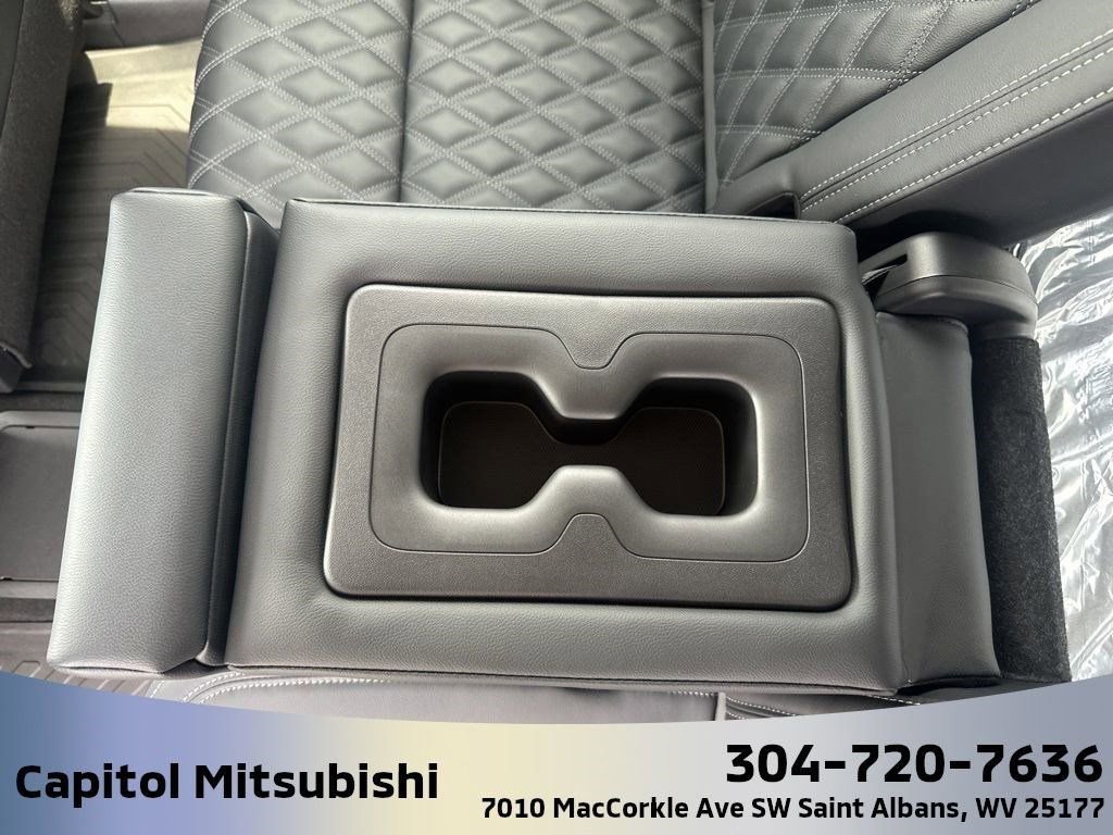 New 2025 Mitsubishi Outlander SEL image 18