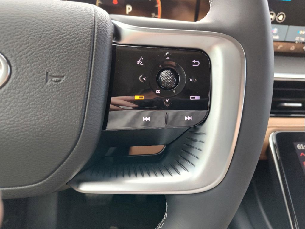 New 2025 INFINITI QX80 Luxe image 21