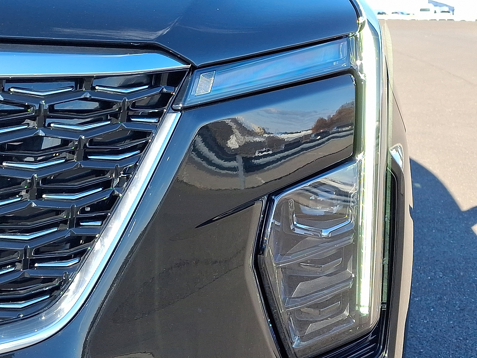 Used 2024 Cadillac XT4 Luxury w/ Cold Weather Package image 10